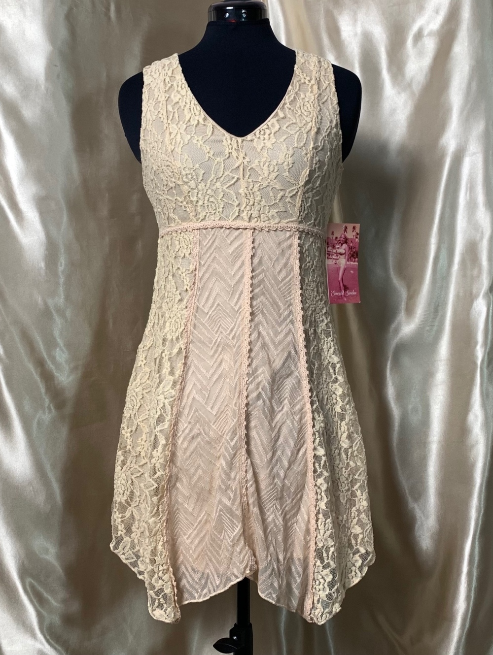 Boho Lace Patchwork Handkerchief Dress Womens Small Cream Ivory V-Neck